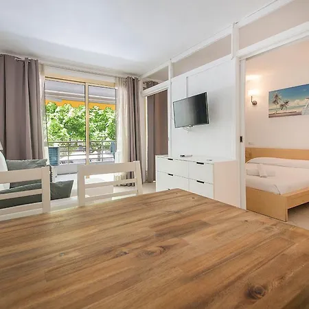 Apartment Miramar *